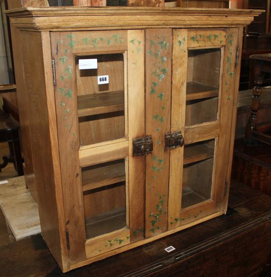 Small oak glazed cabinet(-)
